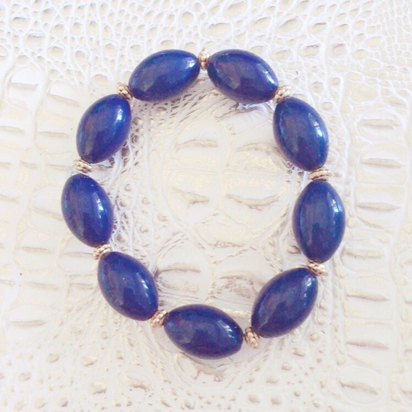 Jewelry - Blue Beaded Glass Bracelet Stretch